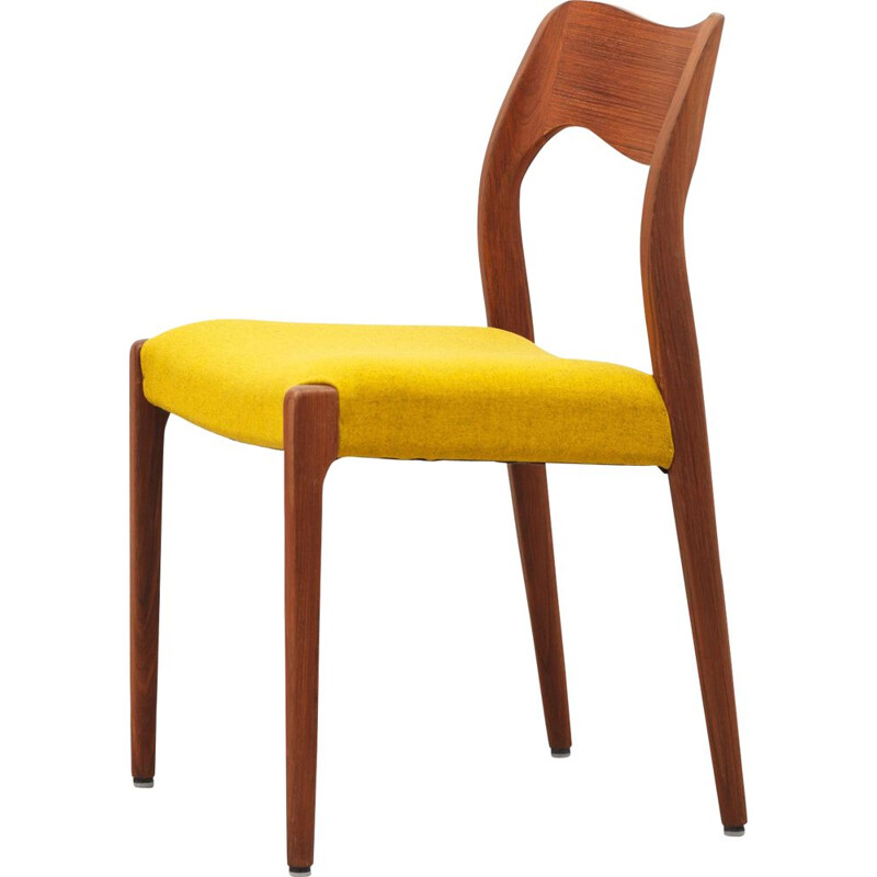 Vintage chairs model 71 by Niels O. Møller