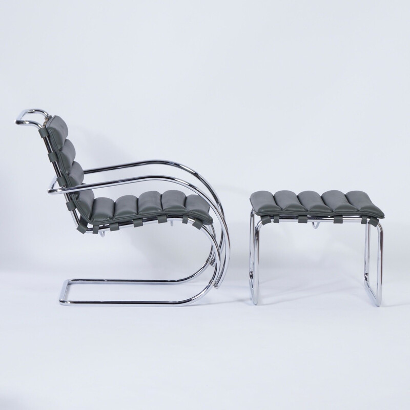 Lounge Chair MR vintage con ottomana di Mies van der Rohe per Knoll, 2000