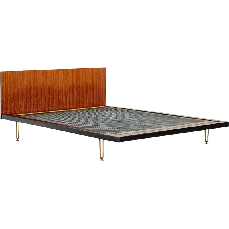 Vintage bed DB 150 Design by Alfred Hendrickx for Belfrom 1950