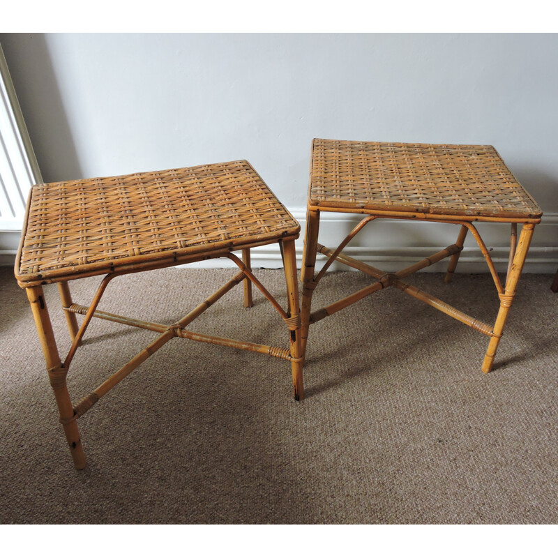 Paire de tables en bambou tressé surmontées de rotin, 1970