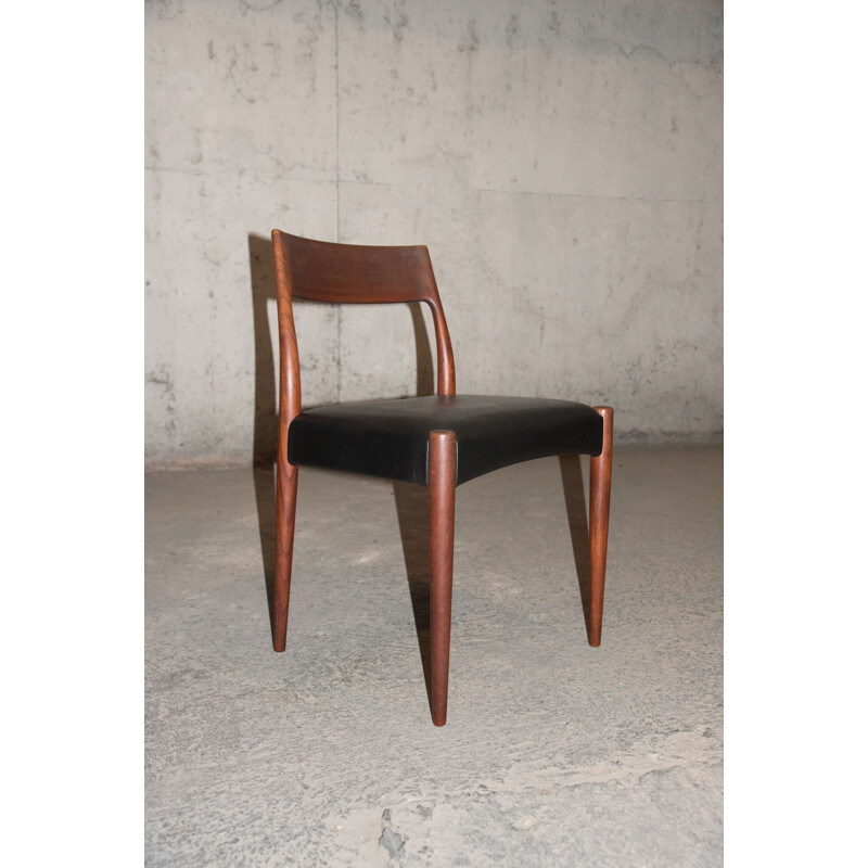 Set of 4 vintage chairs, model MK175, 1961