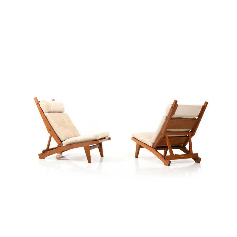 Pair of vintage AP71 reclining lounge chairs by Hans Wegner