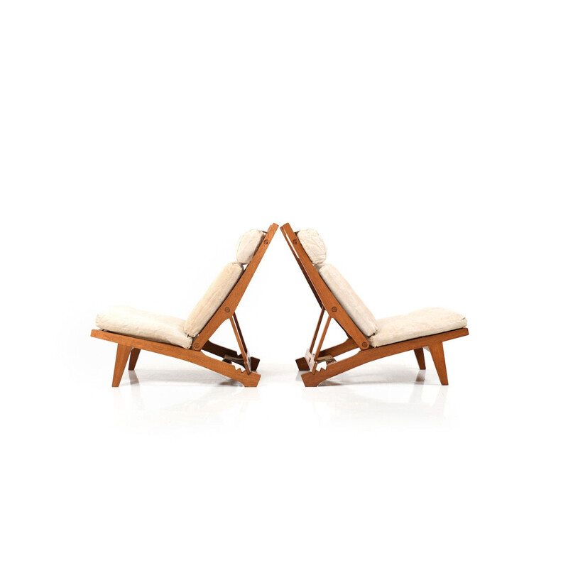 Pair of vintage AP71 reclining lounge chairs by Hans Wegner