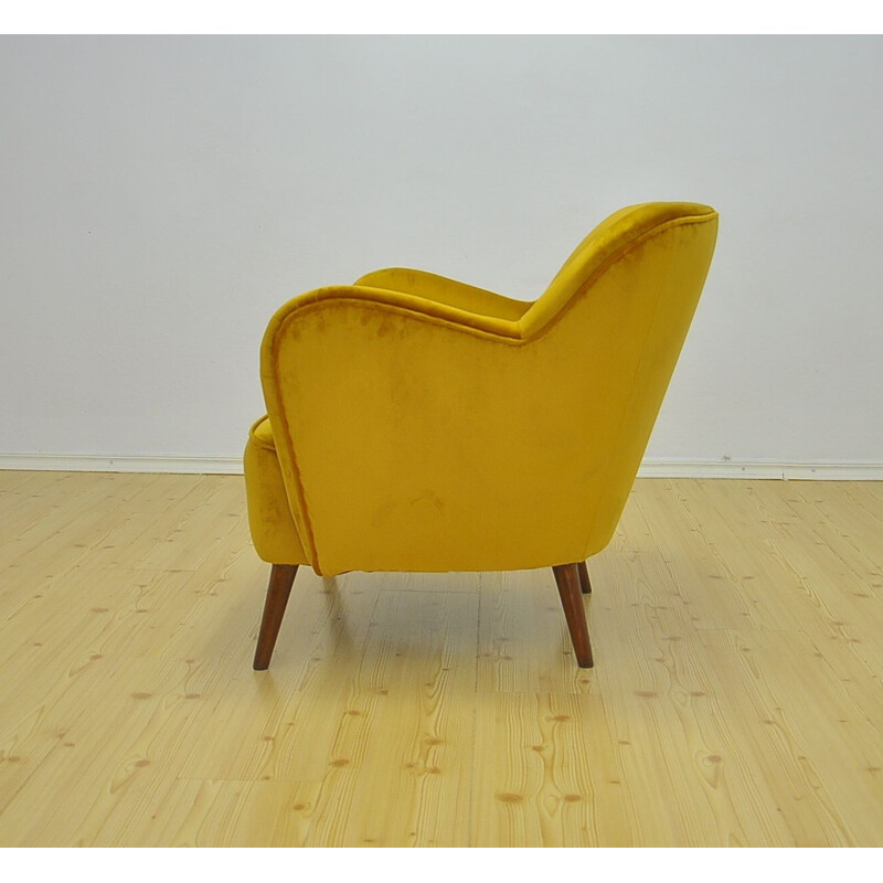 Fauteuil vintage en velours jaune