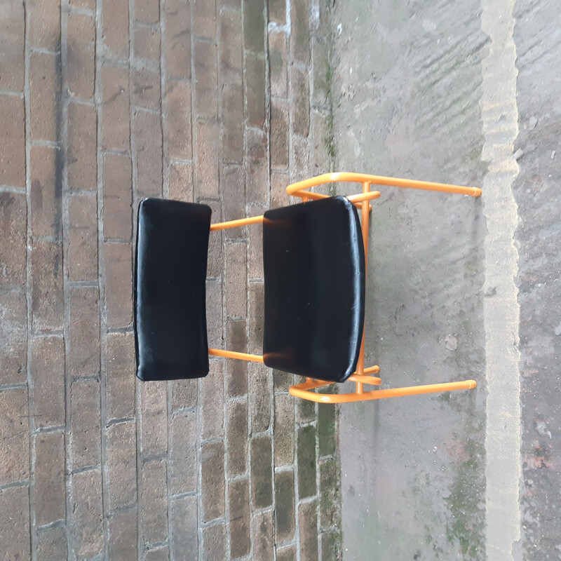 Chaise vintage noire et orange