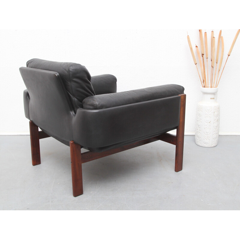 Fauteuil en cuir "Flueline" en palissandre et cuir, Sven Ivar DYSTHE - 1960