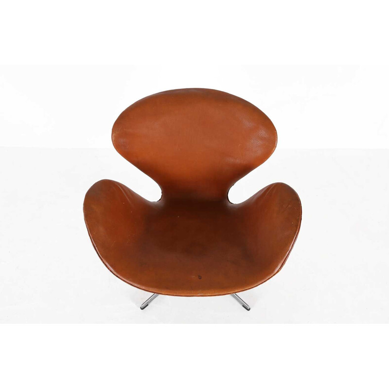 Vintage swan chair by Arne Jacobsen, 1960 