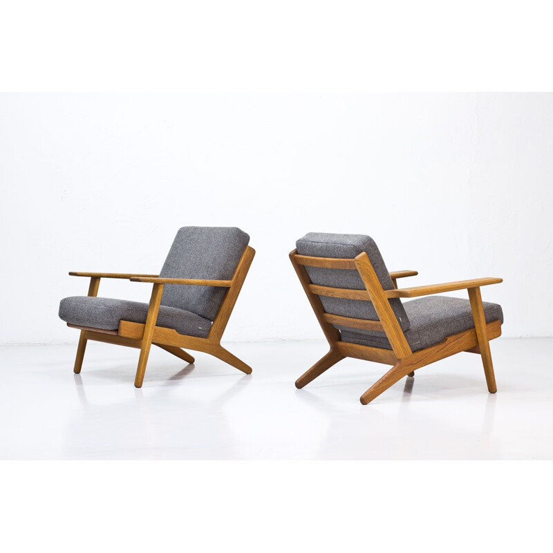 Pair of Hans J. Wegner's GE-290 vintage lounge chairs for Getama, 1950