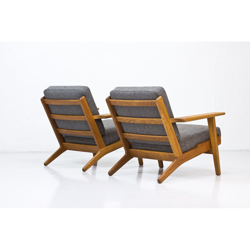 Pair of Hans J. Wegner's GE-290 vintage lounge chairs for Getama, 1950