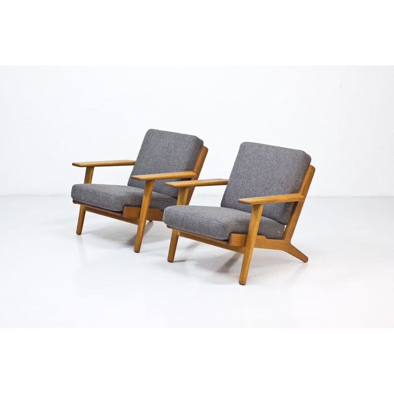 Pair of Hans J. Wegner's GE-290 vintage lounge chairs for Getama, 1950