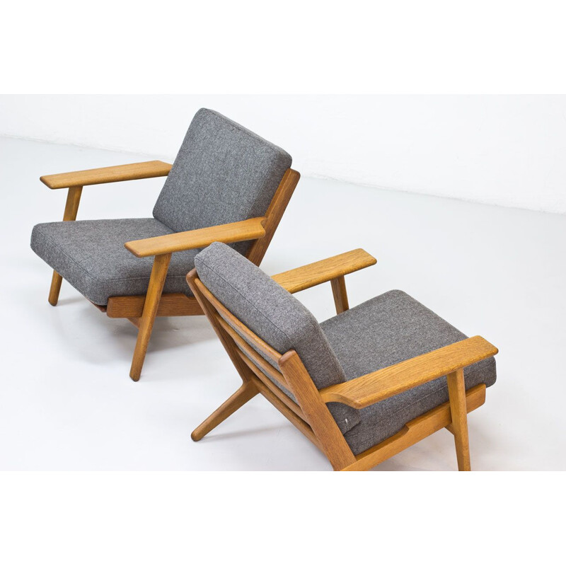 Pair of Hans J. Wegner's GE-290 vintage lounge chairs for Getama, 1950