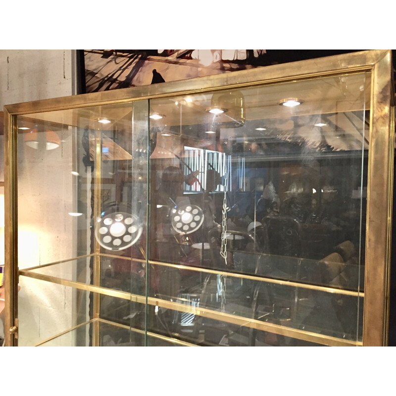 Vintage display case in brass and glass