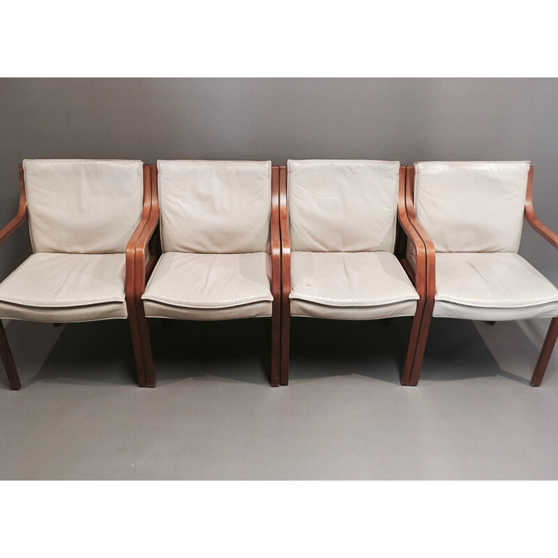 Set of 4 vintage leather armchairs by Knoll