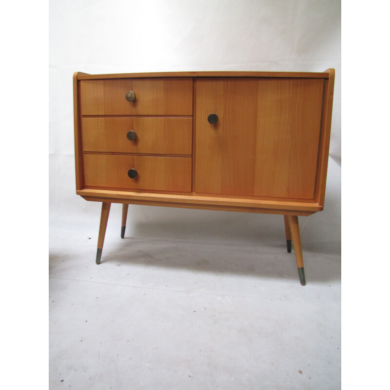 Vintage chest of drawers in wood