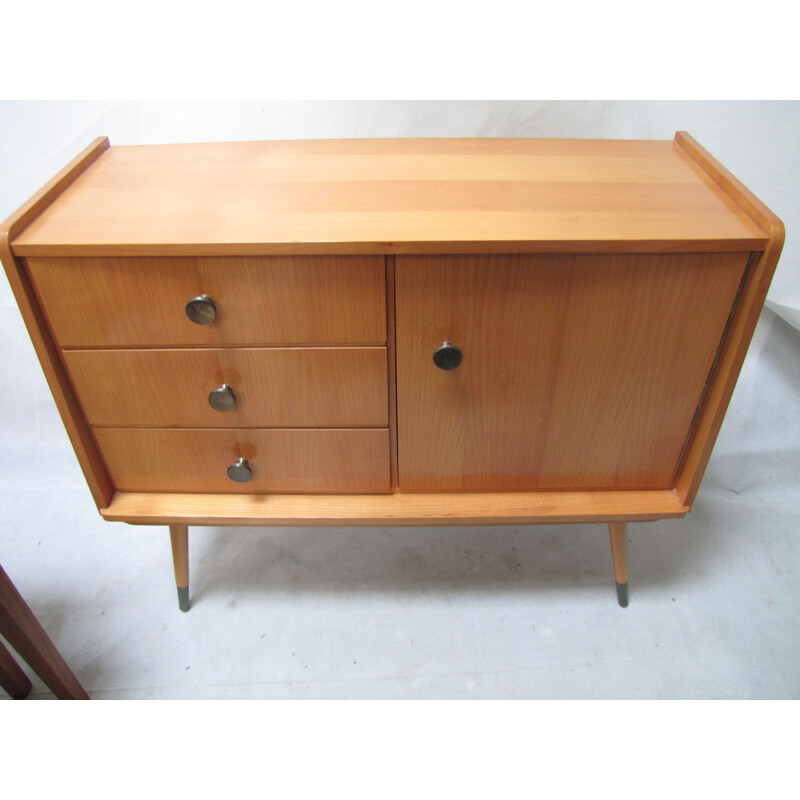 Vintage chest of drawers in wood