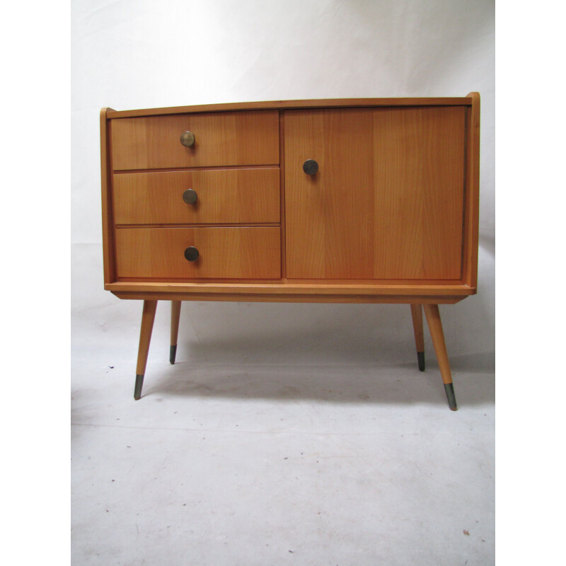 Vintage chest of drawers in wood