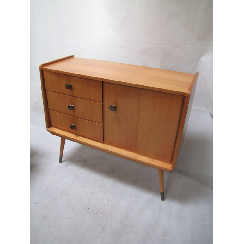 Vintage chest of drawers in wood