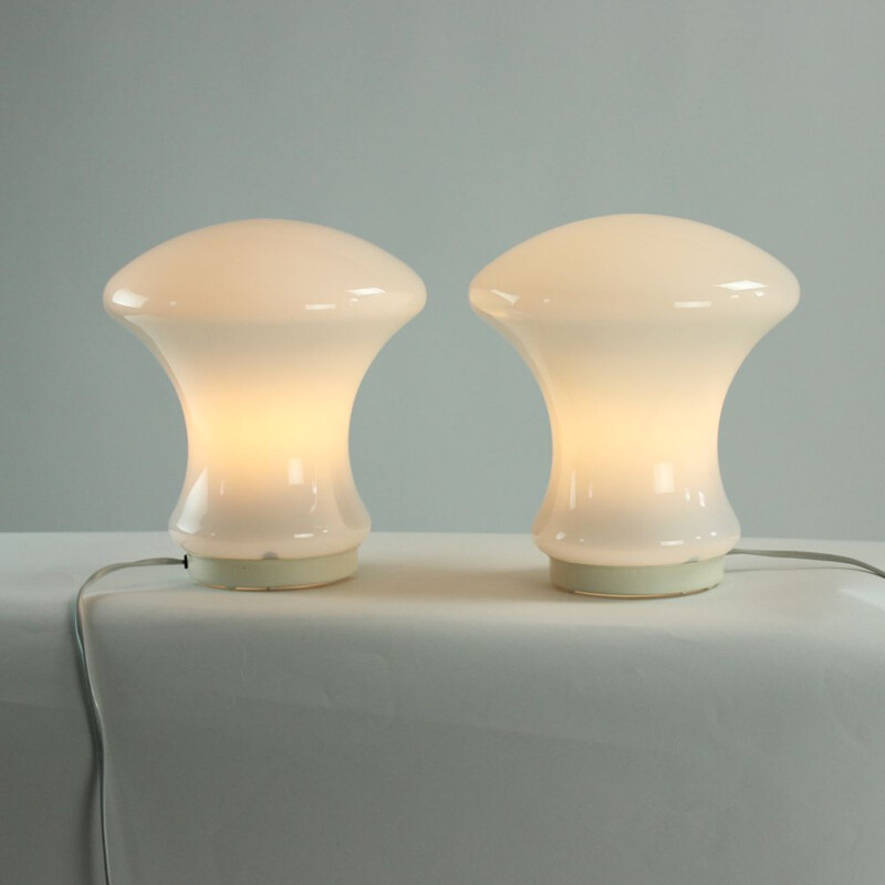 Paire de lampes de table vintage en verre opalin blanc Par Ivan Jakes pour Sklarny Rapotin, 1960