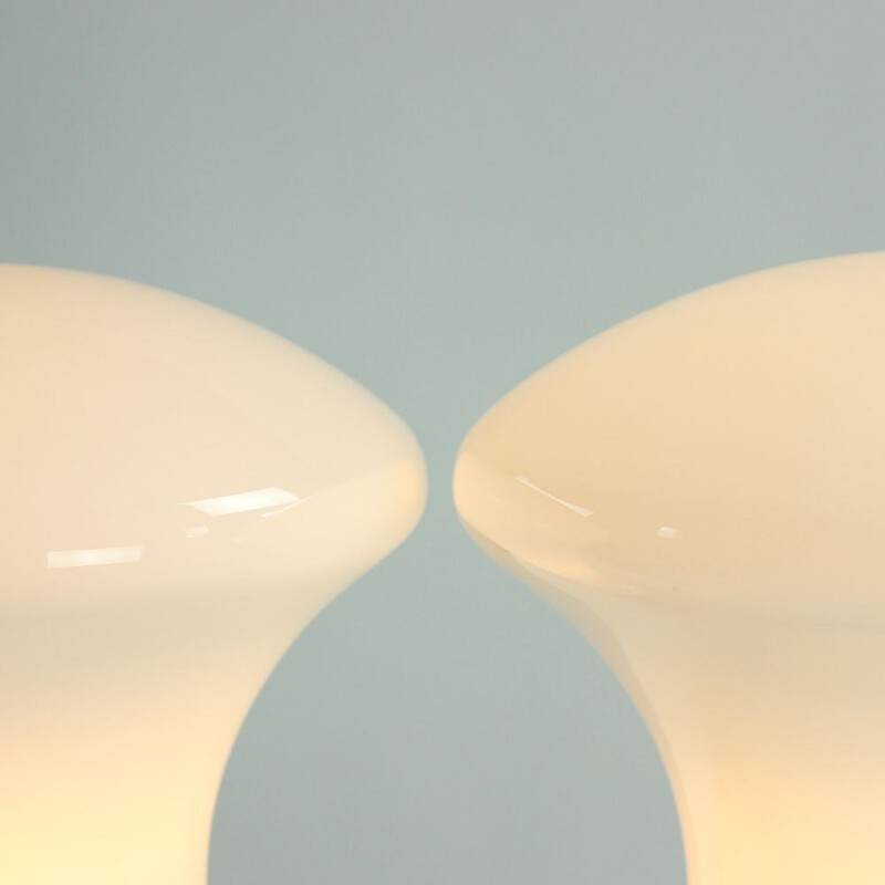 Paire de lampes de table vintage en verre opalin blanc Par Ivan Jakes pour Sklarny Rapotin, 1960