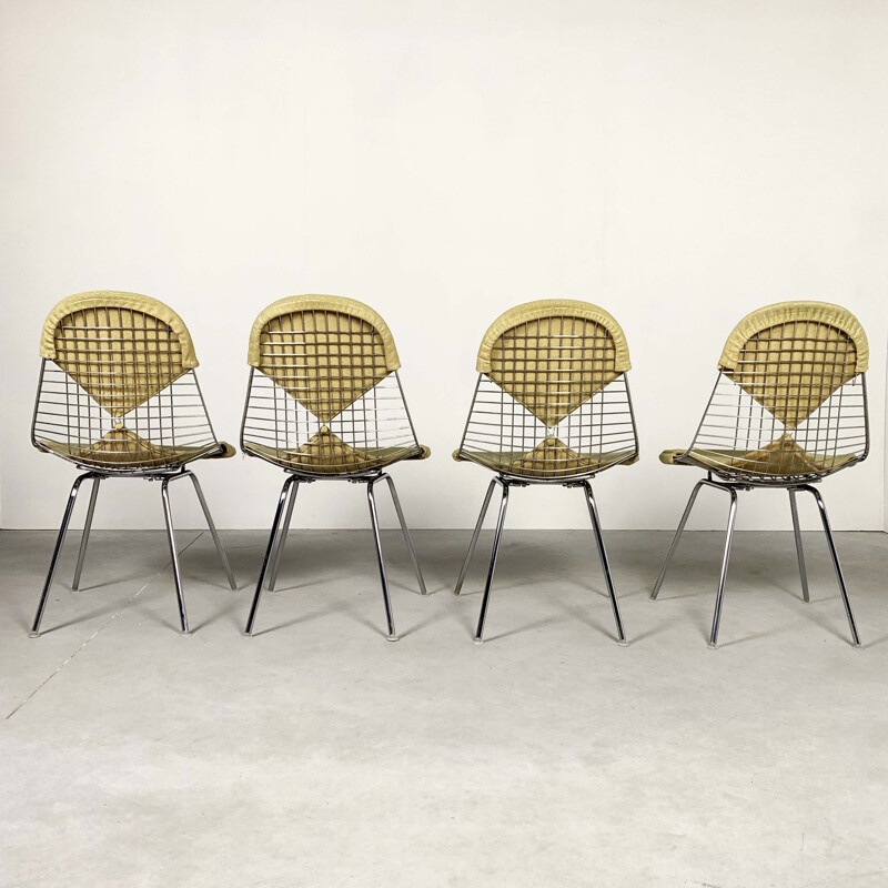 Set of 4 DKR Bikini vintage chairs by Charles and Ray Eames, 1950s