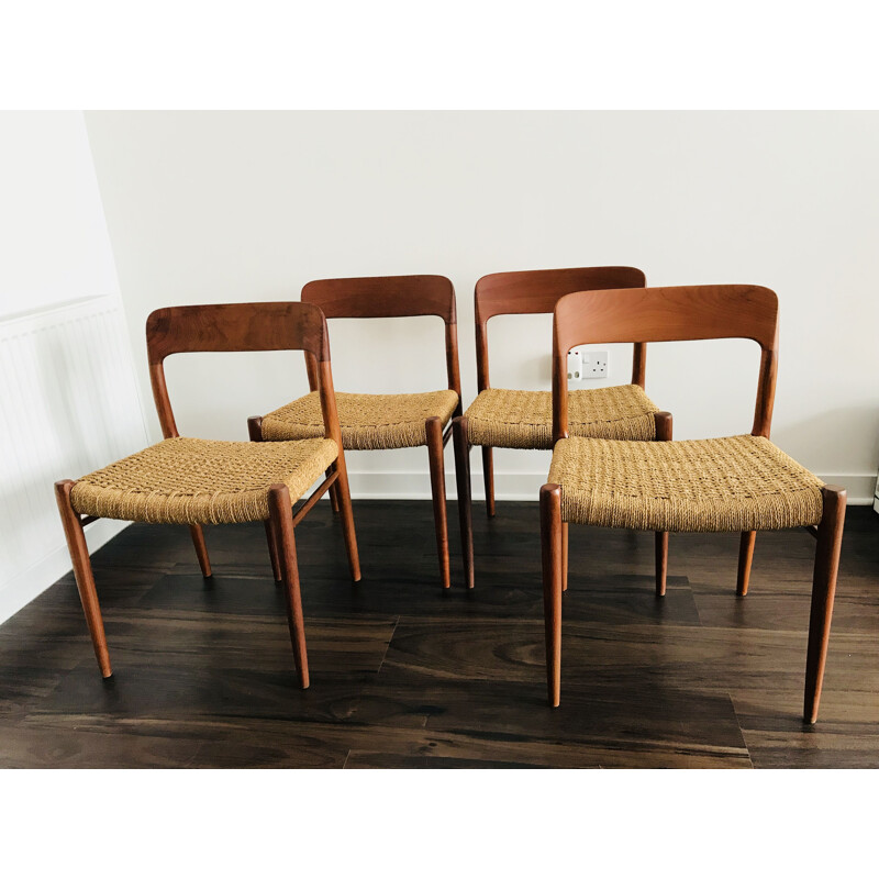 Juego de 4 sillas de comedor vintage de teca 75 de Niels Otto Møller para J.L. Møllers, 1960