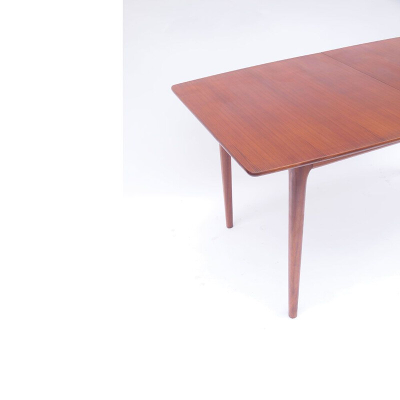 Vintage Extendable Dining Table by Mcintosh 