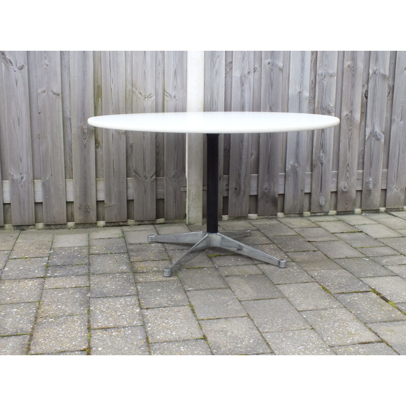 Vintage Round dining table by George Nelson for Herman Miller USA 1970s