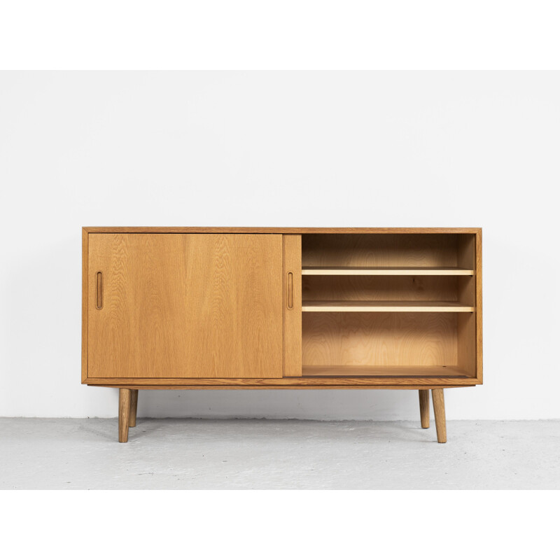 Small Midcentury Danish Sideboard in Oak with 2 sliding doors by Hundevad 1960s