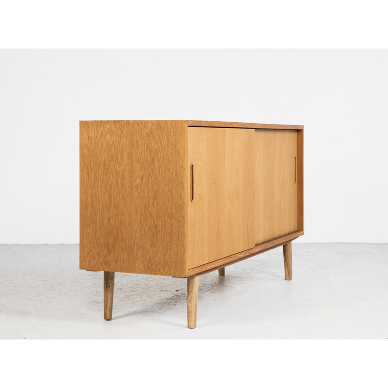 Small Midcentury Danish Sideboard in Oak with 2 sliding doors by Hundevad 1960s