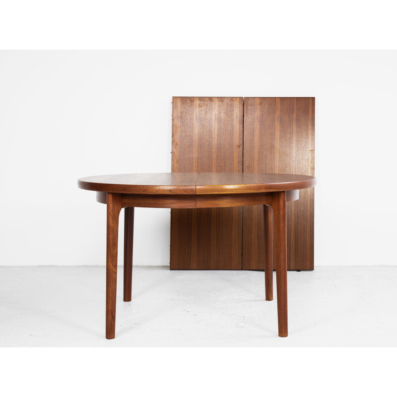 Midcentury Danish round dining table in teak with 2 extensions with border