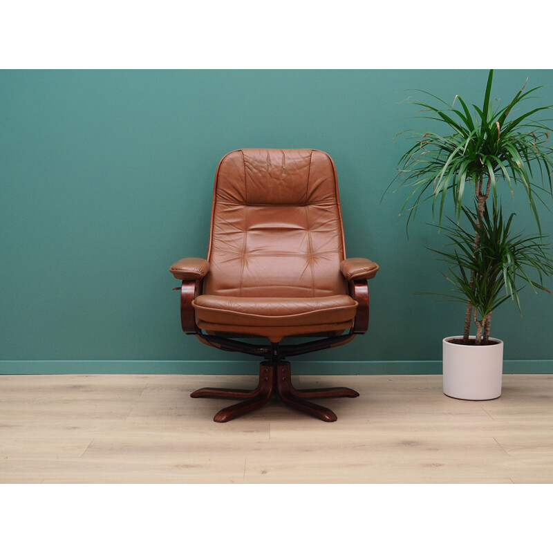 Vintage armchair with footrest danish design from the 6070s