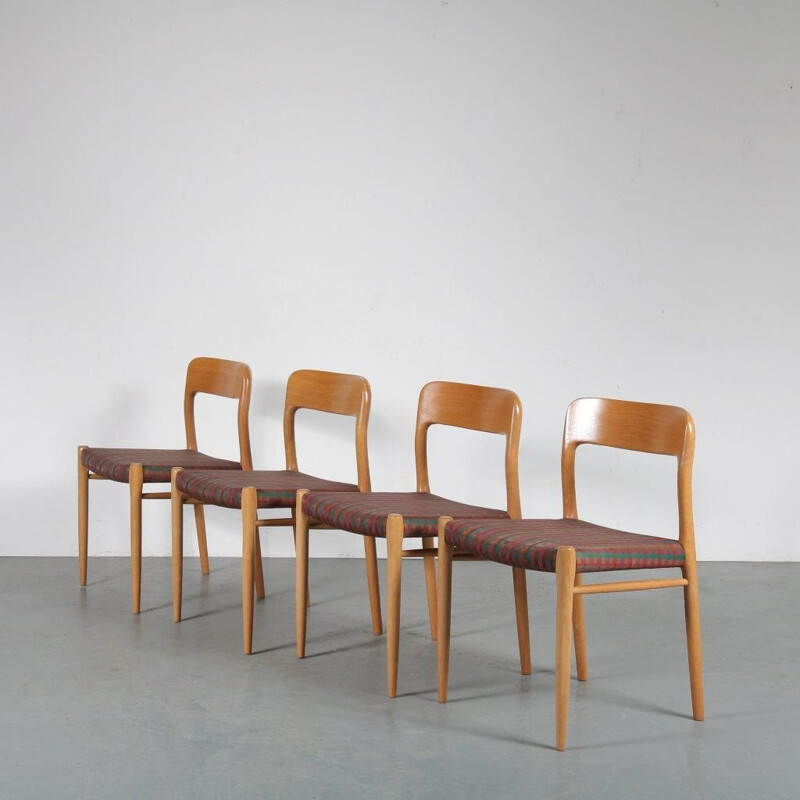 Set of 4 Vintage oak dining chairs by Moller, Denmark, 1960s