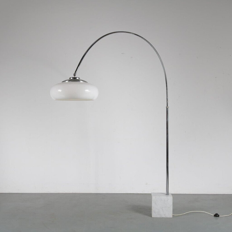Vintage Large arc lamp designed and manufactured by Guzzini in Italy 1970