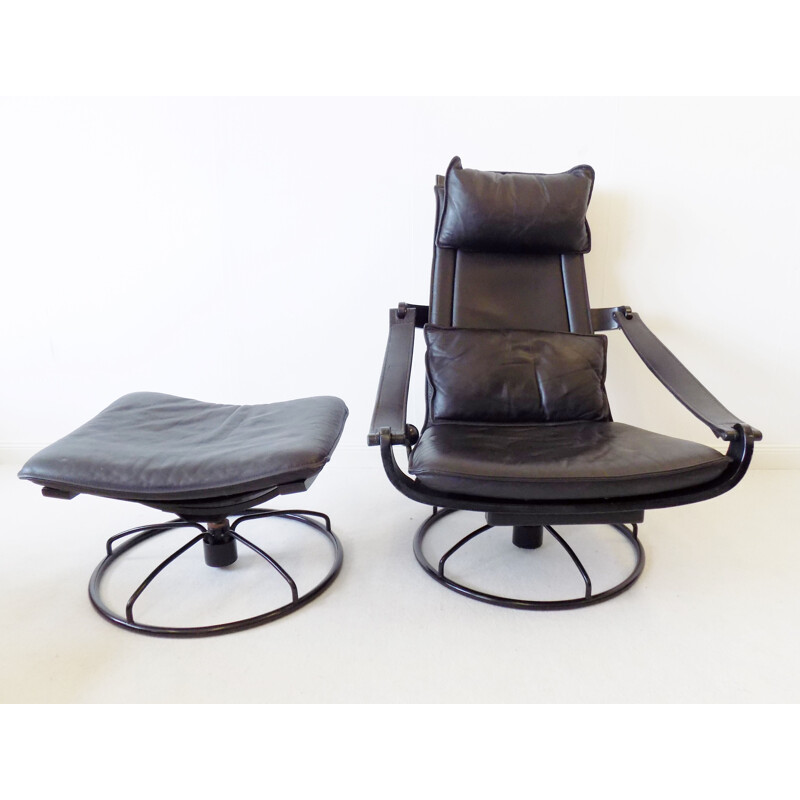 Chaise longue vintage en cuir noir Ake Fribytter avec ottoman pour Nelo