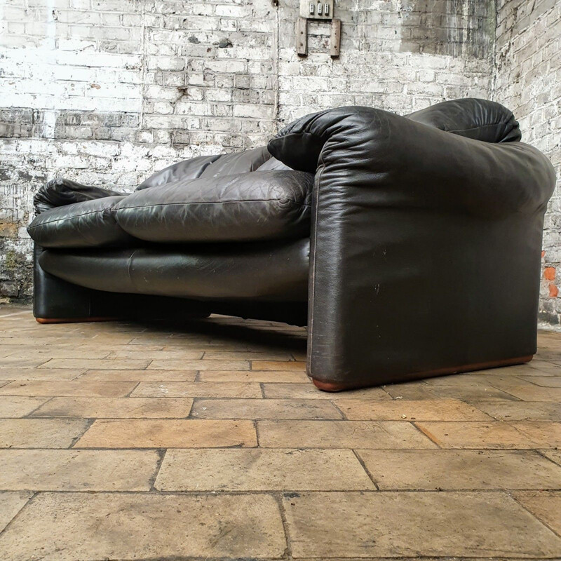 Vintage black leather Maralunga sofa by Cassina