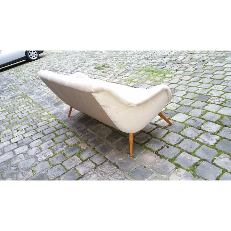 Vintage 3-Sitzer-Sofa aus Samt mit Teakholzgestell, 1950