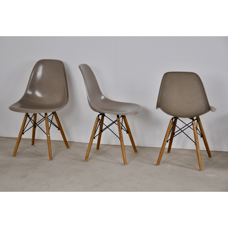 Ensemble vintage de 6 chaises DSW de Charles&Ray Eames pour Herman Miller, 1975