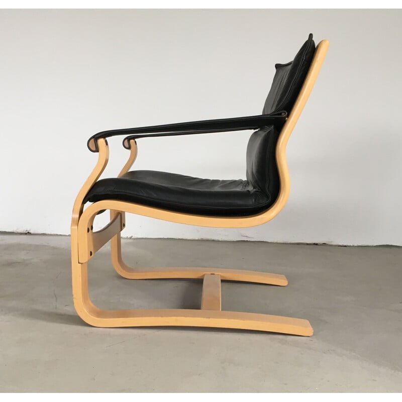 Paire de fauteuils lounge vintage Ake Fribytter en hêtre et cuir noir de Nelo, 1970