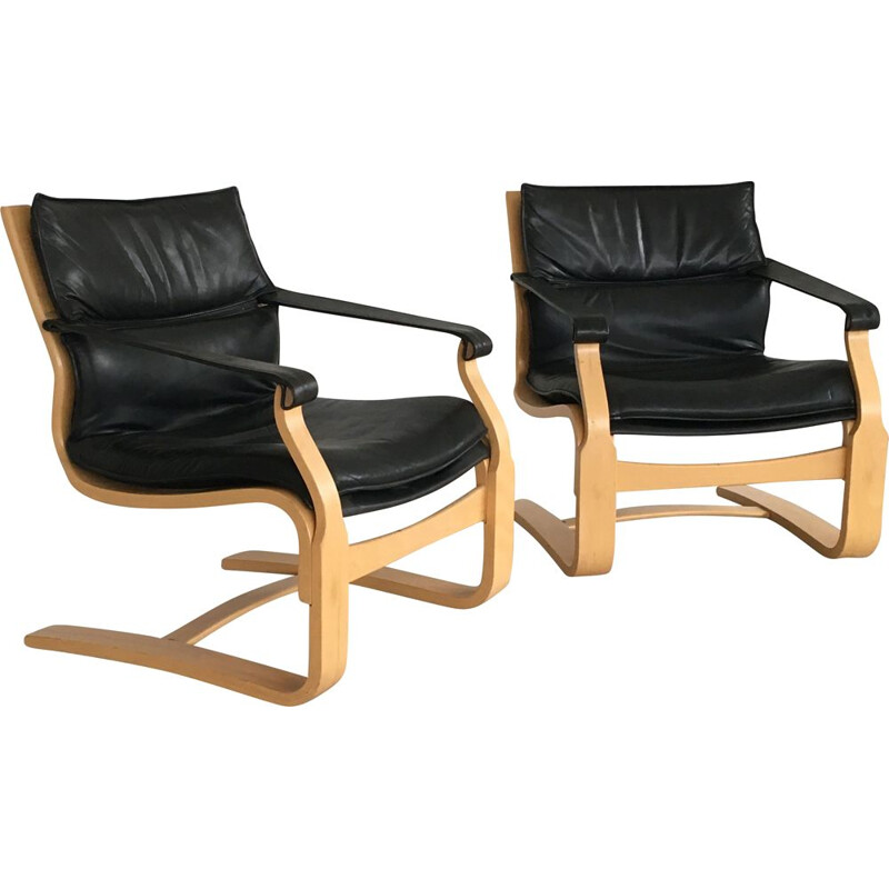 Pareja de sillones vintage Ake Fribytter de madera de haya y cuero negro de Nelo, 1970