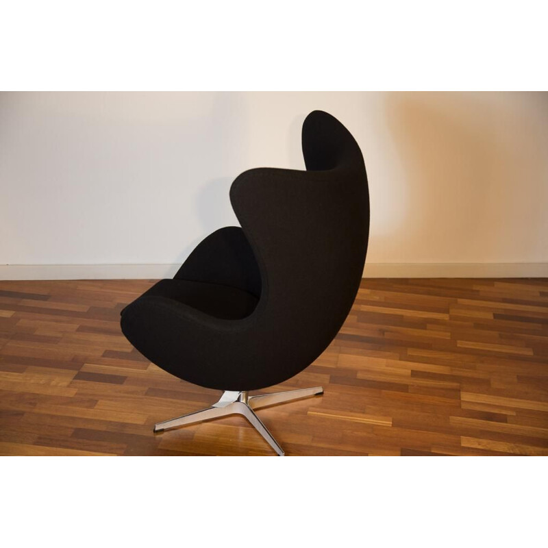 Arne Jacobsen Egg Chair by Fritz Hansen