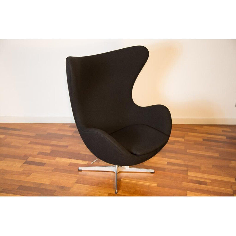 Arne Jacobsen Egg Chair by Fritz Hansen