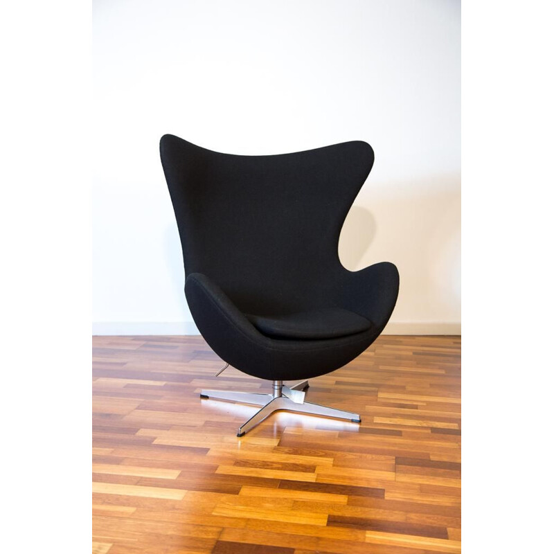 Arne Jacobsen Egg Chair by Fritz Hansen