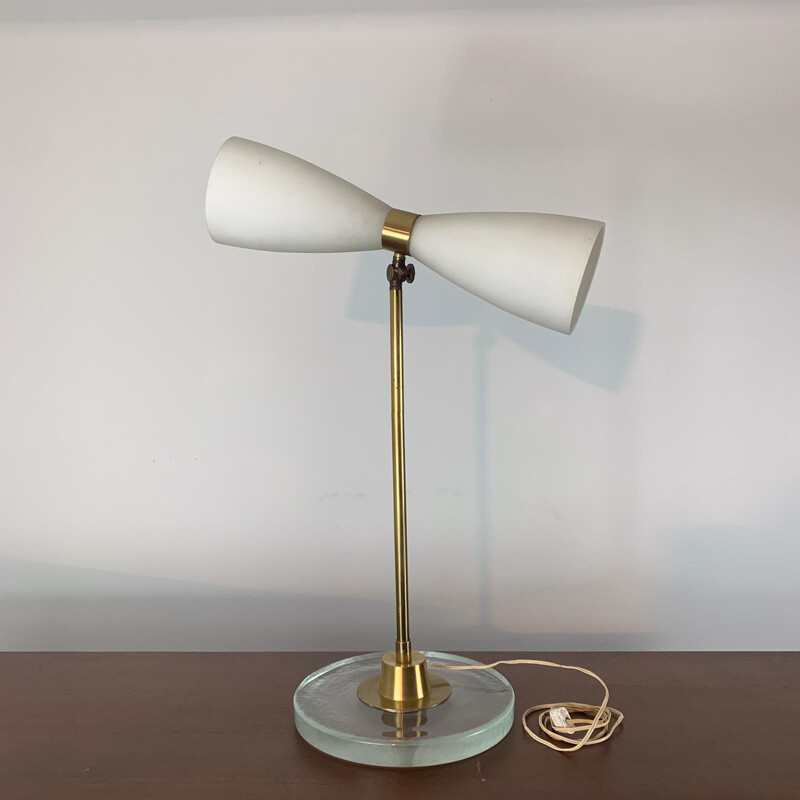 Vintage Stilnovo lamp in opaline, glass and brass