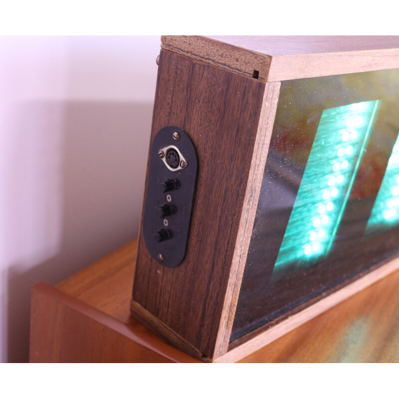 Vintage "Elektronika 7" lamp clock, Ukraine, 1990s