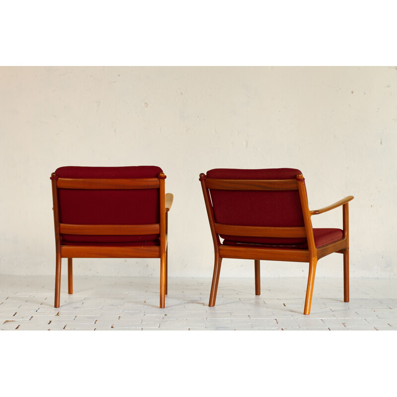 Paire de fauteuils PJ112 en acajou et laine rouge par Ole Wanscher, 1951