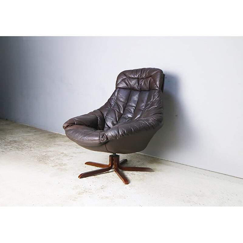 Vintage Danish brown leather swivel Lounge chair by H W Klein for Bramin