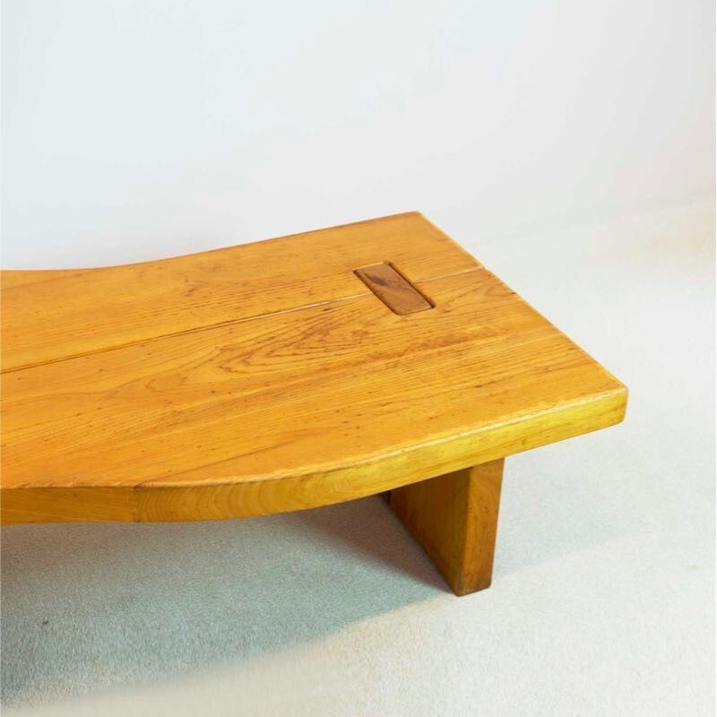 Table basse vintage en orme massif, maison Regain, 1970