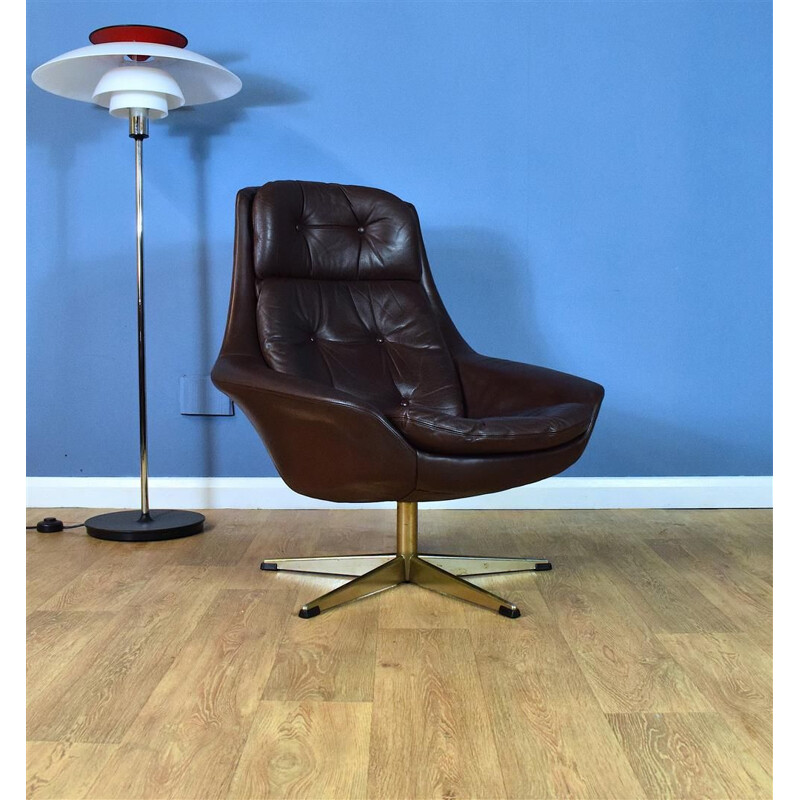 Vintage "Pirouette" brown leather armchair by Henry Walter Klein from Bramin