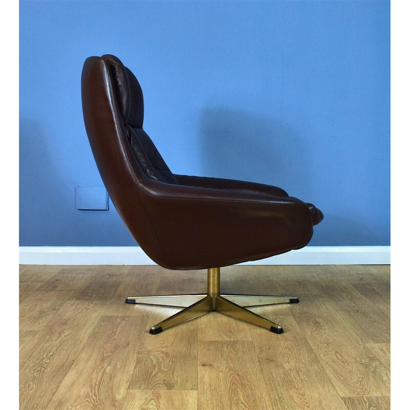 Vintage "Pirouette" brown leather armchair by Henry Walter Klein from Bramin