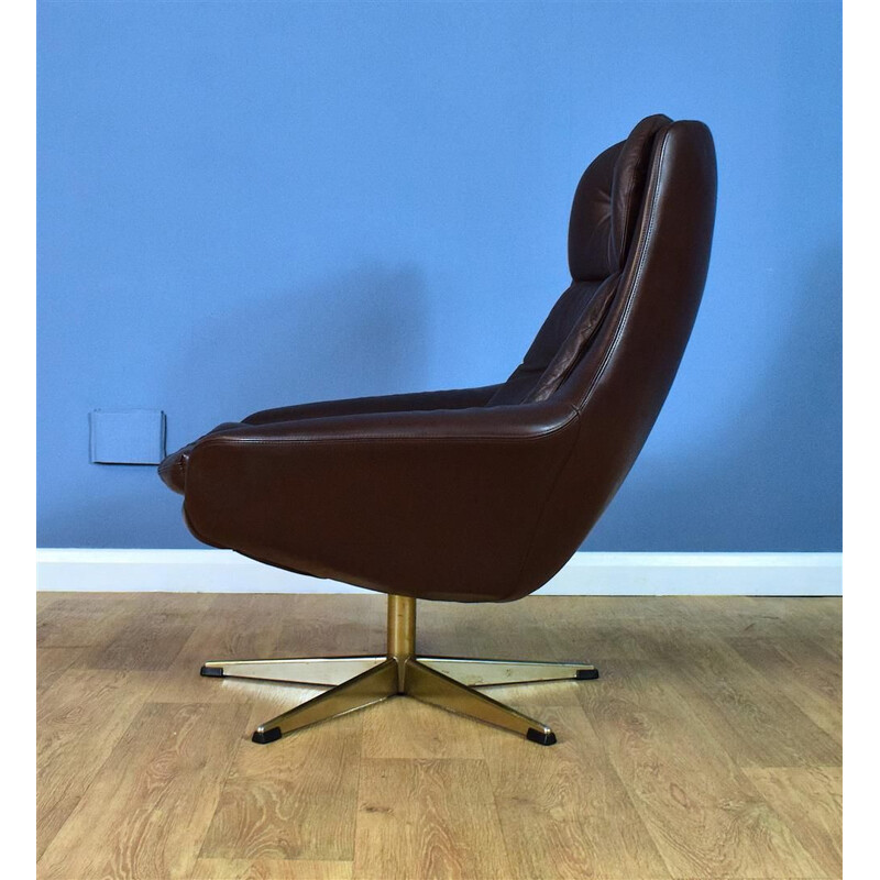 Vintage "Pirouette" brown leather armchair by Henry Walter Klein from Bramin